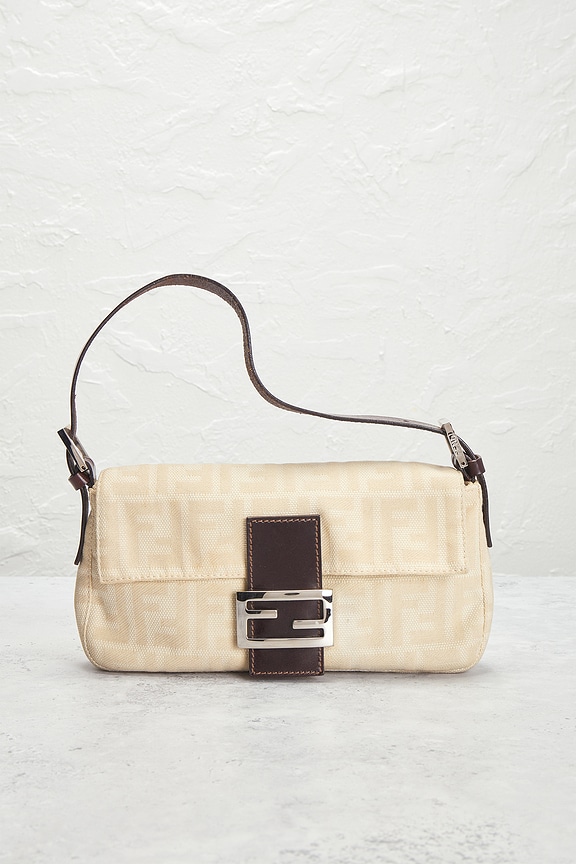 view 2 of 8 СУМКА НА ПЛЕЧО FENDI in Ivory