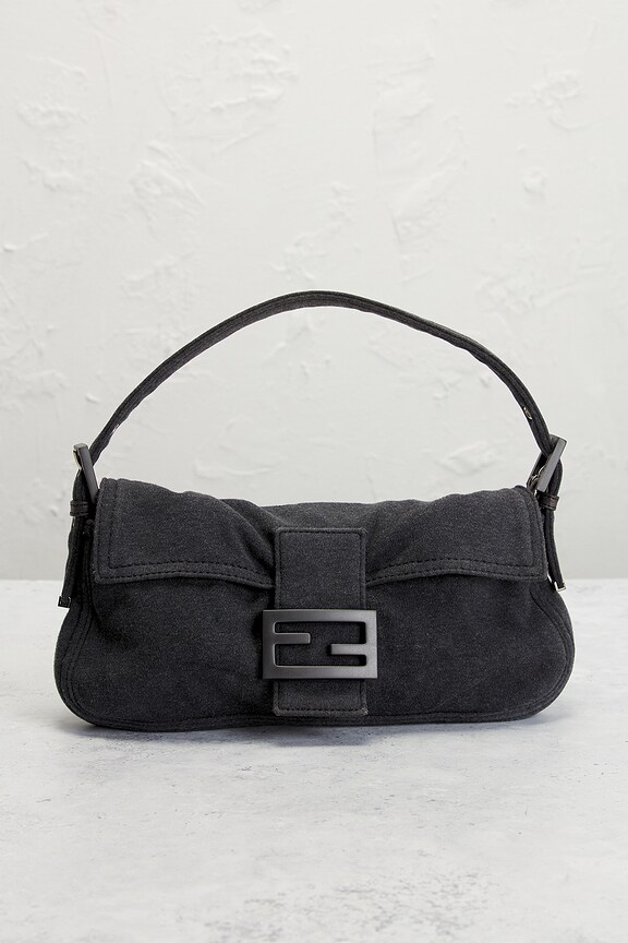 view 2 of 9 FENDI 숄더백 in Grey