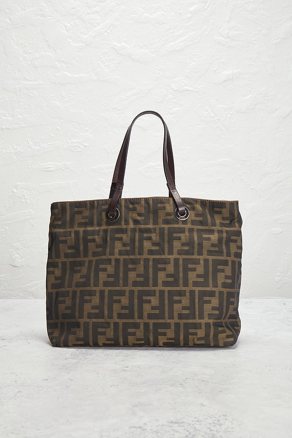 view 2 of 7 FENDI 백 in Brown