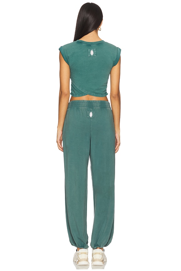 Free People x FP Movement Hot Shot Crossover Set in Evergreen | REVOLVE