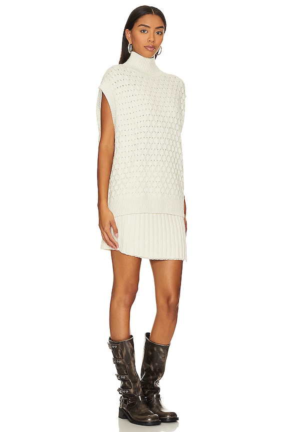 view 2 of 3 Rosemary Set in Cheesecake