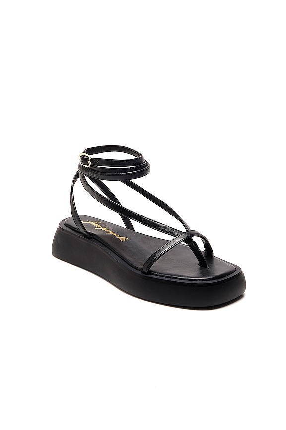 view 2 of 3 БОСОНОЖКИ НА ПЛАТФОРМЕ С ЗАПАХОМ FREE PEOPLE WINNIE in Black