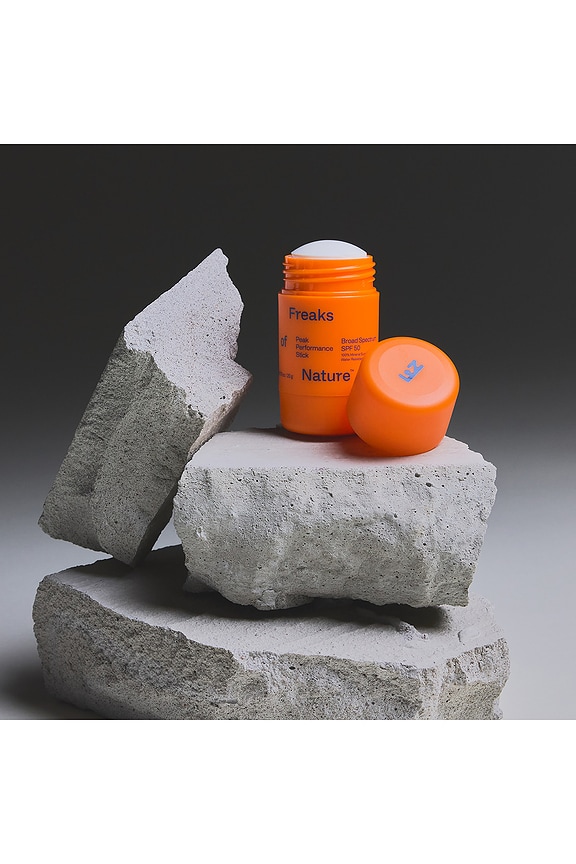 view 2 of 5 PROTETOR SOLAR EM BASTÃO COM FPS 50 DE ALTO DESEMPENHO PEAK PERFORMANCE SPF50 SUN STICK in 