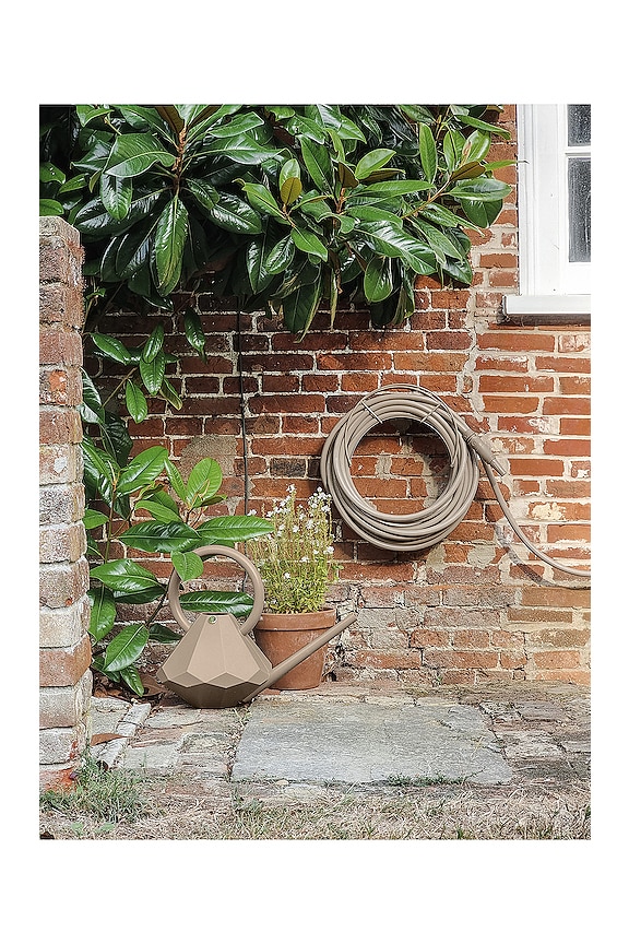 view 2 of 2 GARDEN GLORY DIAMOND WATERING CAN 물 뿌리개 in Sand