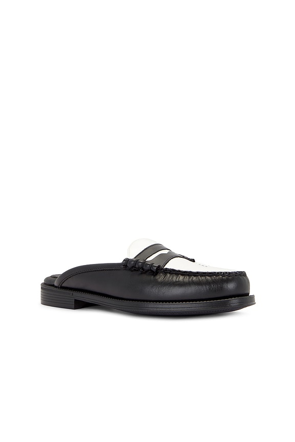 view 2 of 5 シューズ in Black & White