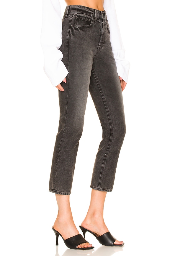 view 2 of 5 KAROLINA 크롭 in Sunset Park