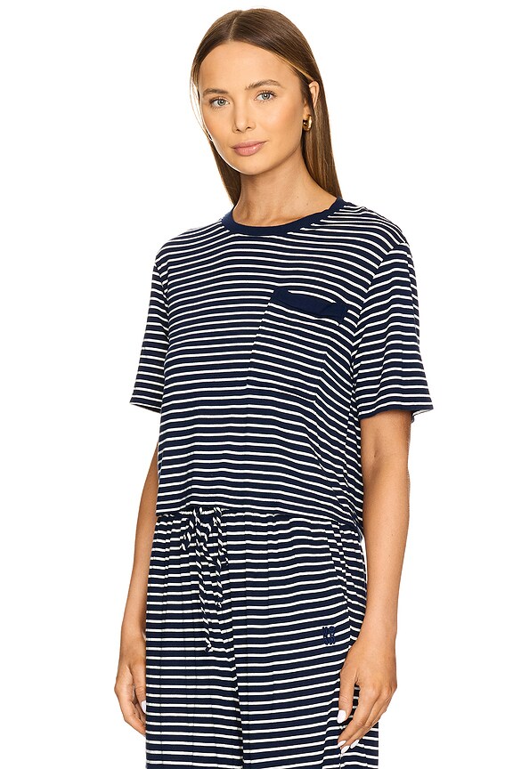 view 2 of 5 УКОРОЧЕННАЯ МАЙКА С КАРМАНОМ STRIPE in Navy Stripe