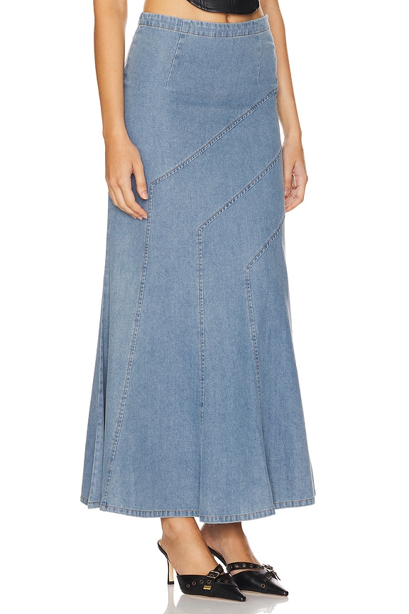 view 2 of 6 JUPE DELVINE in River