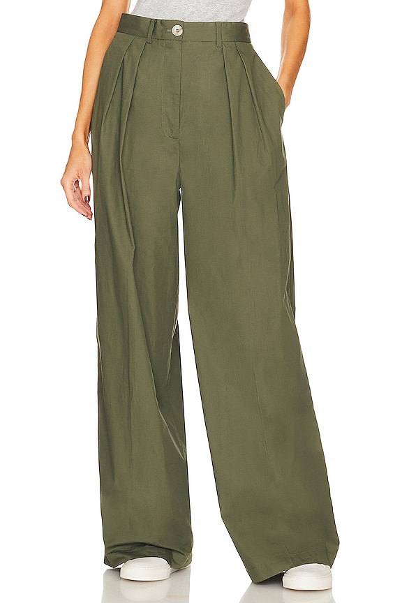 Helsa Cotton Poplin Trouser in Khaki Green | REVOLVE