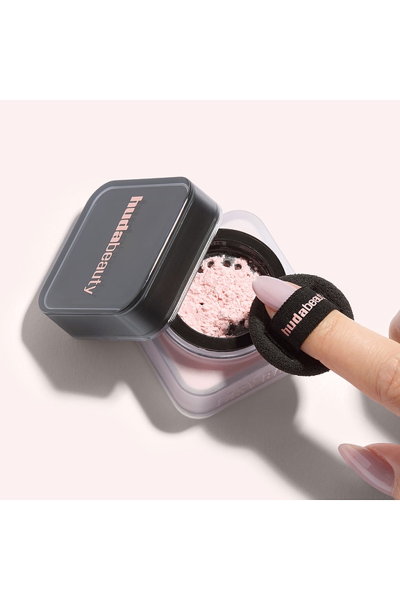 Huda Beauty Mini Easy Bake Loose Powder in Pound Cake | REVOLVE
