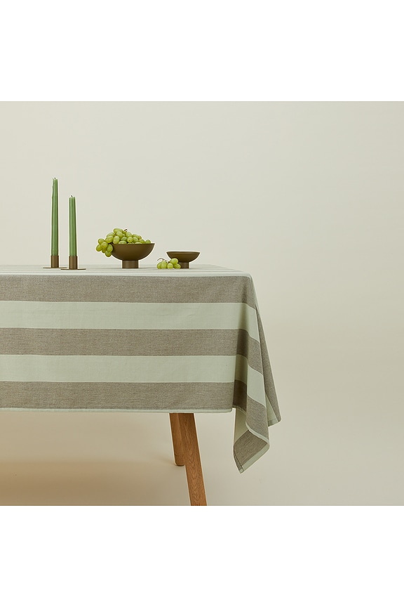 HAWKINS NEW YORK TISCHDECKE in Sage & Olive