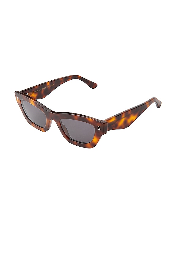 view 2 of 2 Donna in Havana