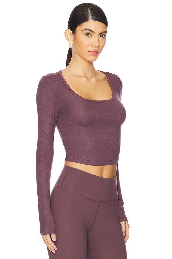 view 2 of 4 LONG SLEEVE CROPPED SCOOP NECK トップ in Pepper