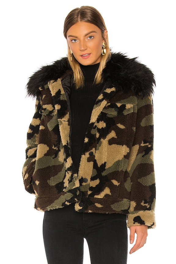 view 1 of 6 CHAQUETA DE TEJIDO ESTILO OSITO DE PELUCHE in Camo