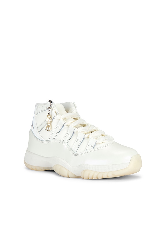 view 2 of 6 ZAPATILLA DEPORTIVA AIR JORDAN 11 RETRO in Sail, Pearl Grey, White & Metallic Silver