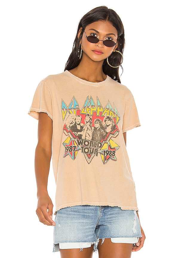 view 2 of 5 CAMISETA DE BANDA DEF LEPPARD in Camel