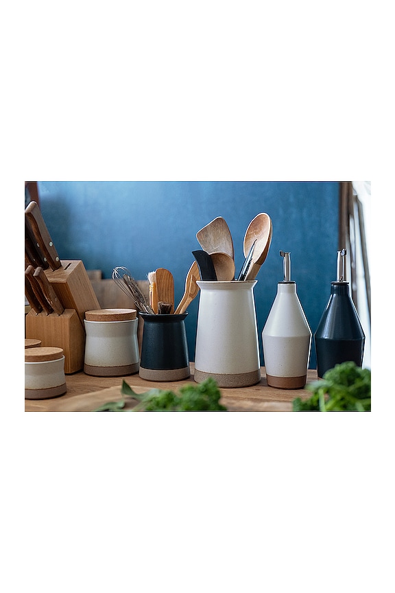 view 2 of 4 BOTELLA DE ACEITE CLK-211 OIL BOTTLE 300ML in Black