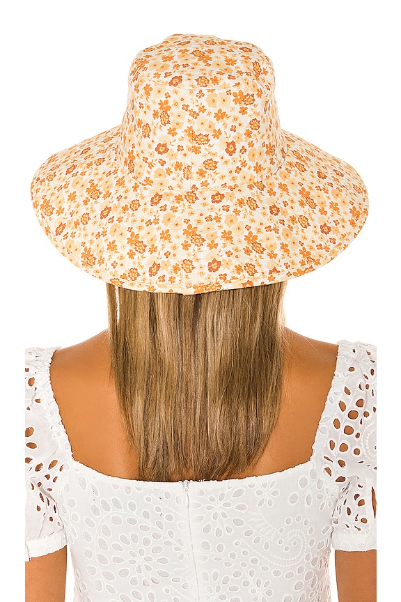 view 2 of 3 CHAPEAU HOLIDAY in Peach