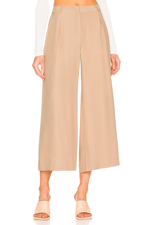 L'AGENCE Chrisley Wide Leg Pant in Cappuccino | REVOLVE