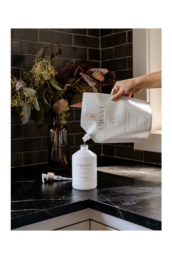 view 2 of 3 RECHARGE DE LIQUIDE VAISSELLE HIGH PERFORMING DISH SOAP REFILL IN BLUSHED BERGAMOT in Blushed Bergamot