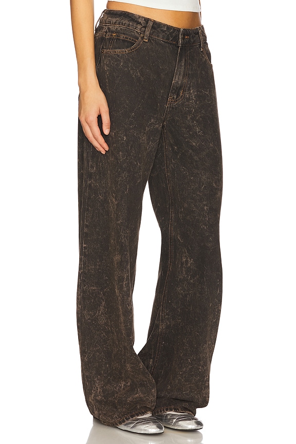 view 2 of 6 TOP MODEL 진 in Acid