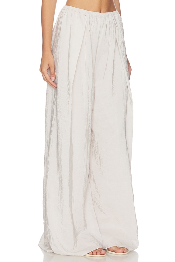 view 2 of 6 PANTALÓN ANCHO PLISADO COLBY PLEATED COLBY WIDE LEG PANT in Stone