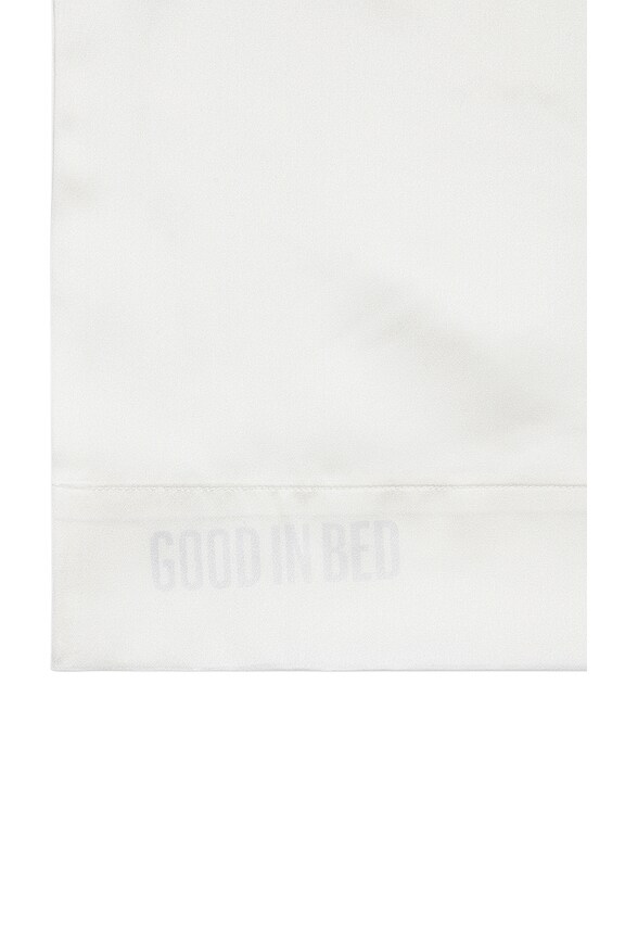 view 2 of 5 TAIE D'OREILLER EN SOIE LAVABLE GOOD IN BED in Tranquil White