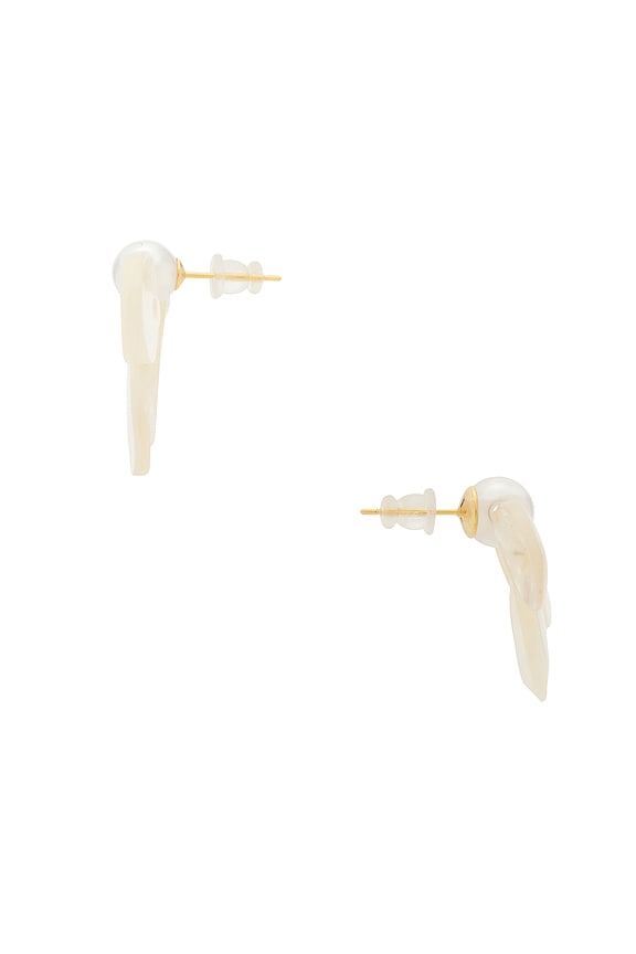 view 2 of 2 PENDIENTES CORINNE in Pearl