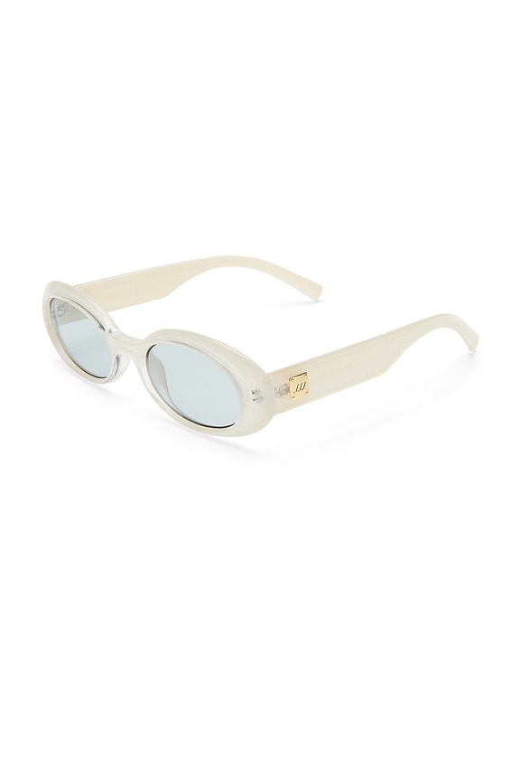 view 2 of 3 LUNETTES DE SOLEIL WORK IT in Vanilla Pearl & Light Smoke Tint