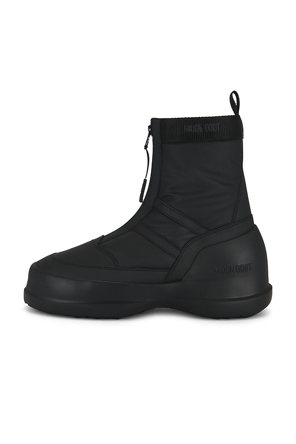 MOON BOOT　❤︎❤︎❤︎ MOON BOOT Luna Zip Boot in Black | REVOLVE