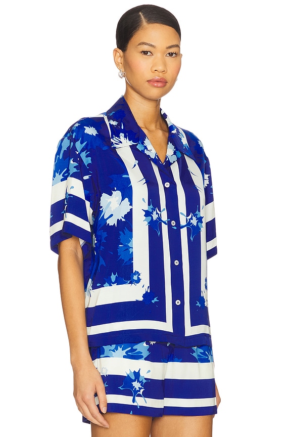 view 2 of 4 КОРОТКАЯ РУБАШКА С ПУГОВИЦАМИ И ПРИНТОМ in Klein Blue