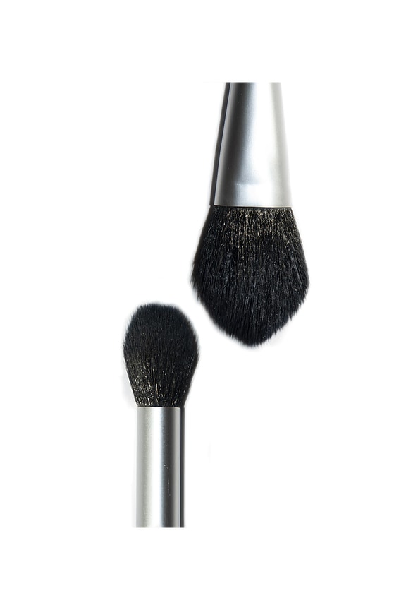 view 2 of 4 DUO CHEEK & FACE BRUSH メイクアップブラシ in 