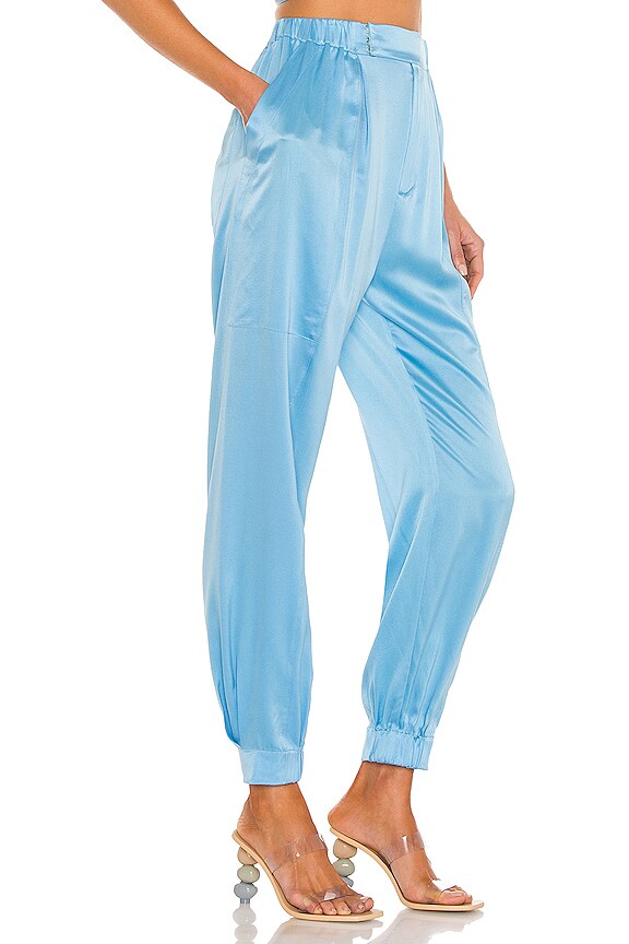 view 2 of 4 Neha Pant in Sky