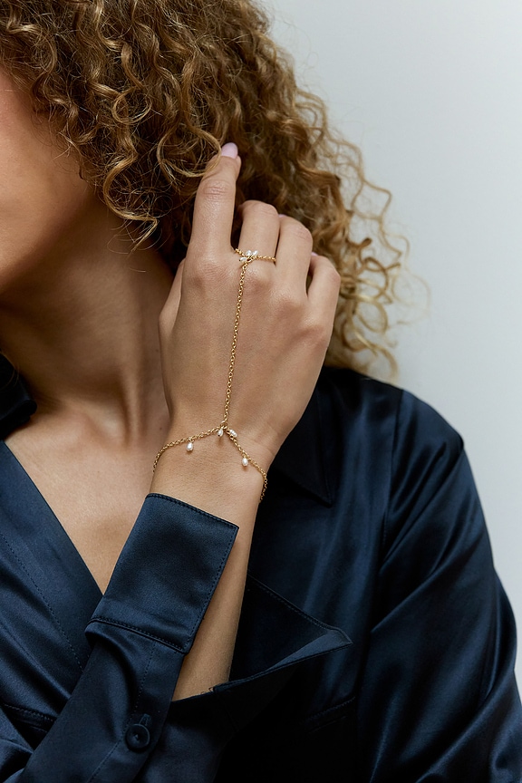 view 2 of 3 CHAÎNE DE MAIN in Gold