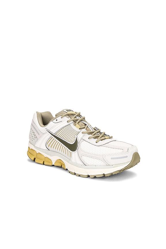 view 2 of 6 VOMERO 스니커즈 in Light Bone, Medium Olive, & Neutral Olive