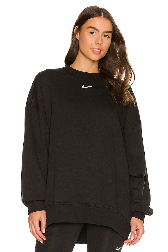 Nike NSW Essential Fleece Crew in Black | REVOLVE