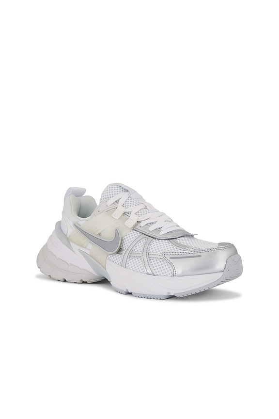 view 2 of 6 ZAPATILLAS DEPORTIVAS V2K RUN in White, Metallic Silver, Platinum Tint
