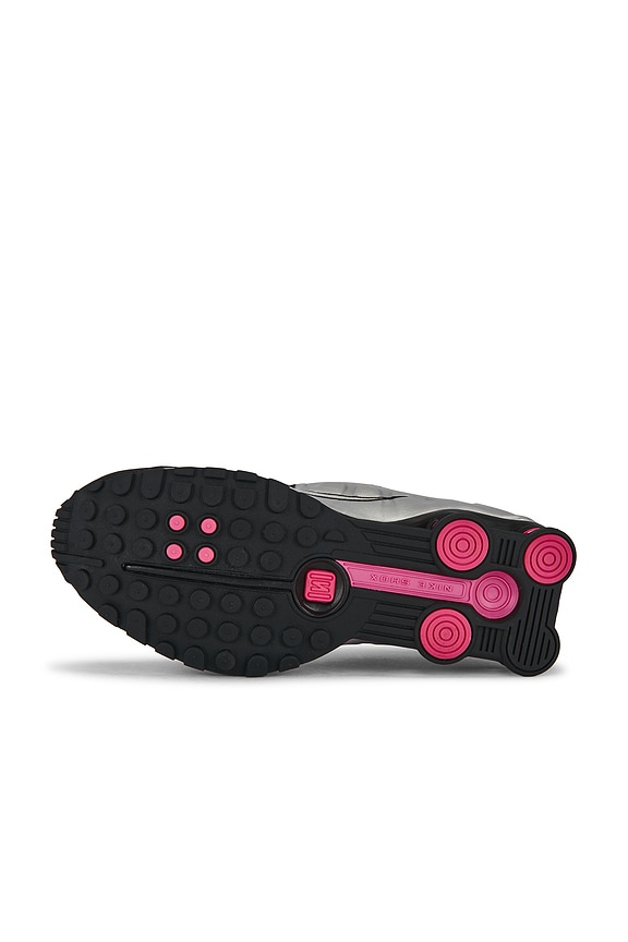 Nike Shox R4 Sneaker in Black, Metallic Silver & Pinksicle | REVOLVE
