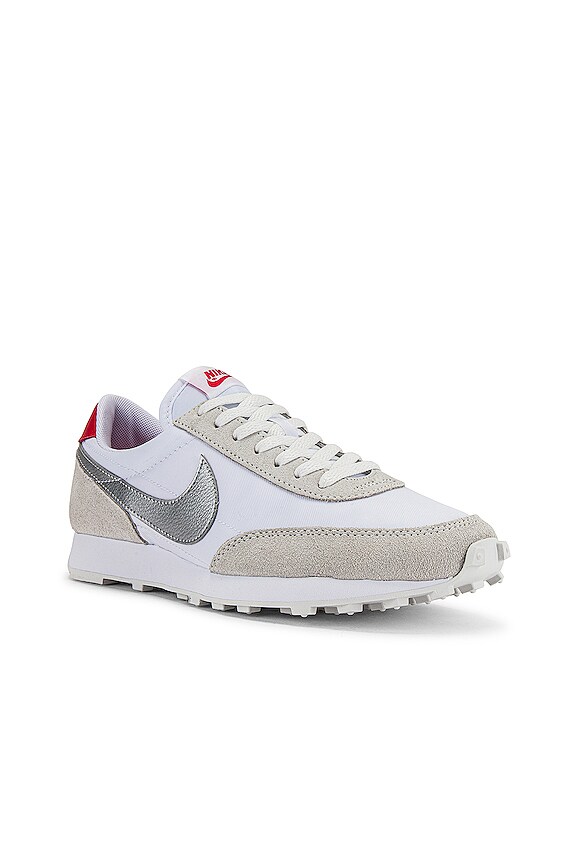 view 2 of 6 ZAPATILLA DEPORTIVA DAYBREAK in Summit White & Metallic Silver