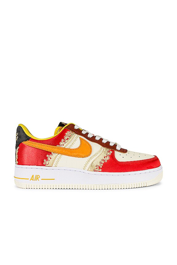 Nike Air Force 1 '07 PRM NYC T2 Sneaker in Habanero Red, Light Curry