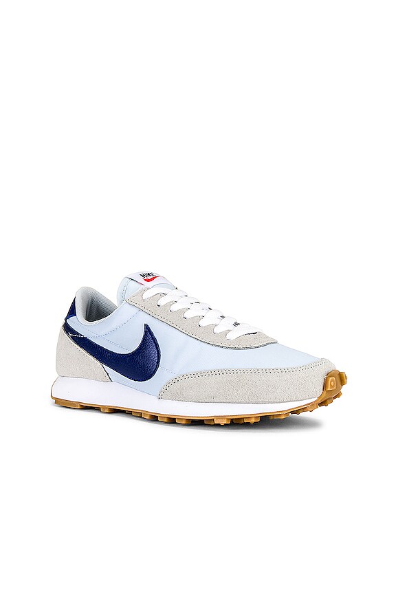 view 2 of 6 ZAPATILLA DEPORTIVA DAYBREAK in Pure Platinum, Deep Royal Blue, & White