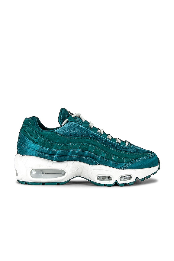 Nike Air Max 95 Sneaker in Dark Atomic Teal & Sail | REVOLVE