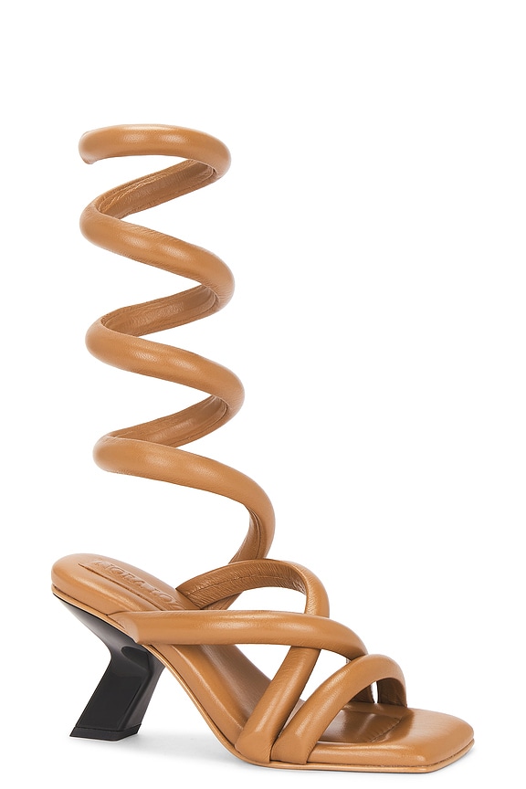 view 2 of 5 ITZA サンダル in Caramel