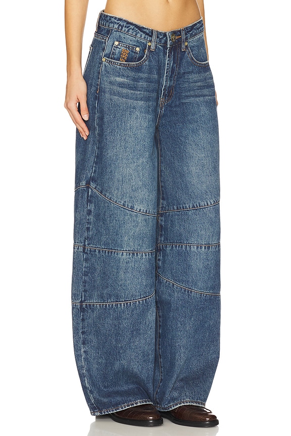 view 2 of 6 JEANS DE MEZCLILLA DE CINTURA MEDIA CON BARRIL in Dirty Blue Love