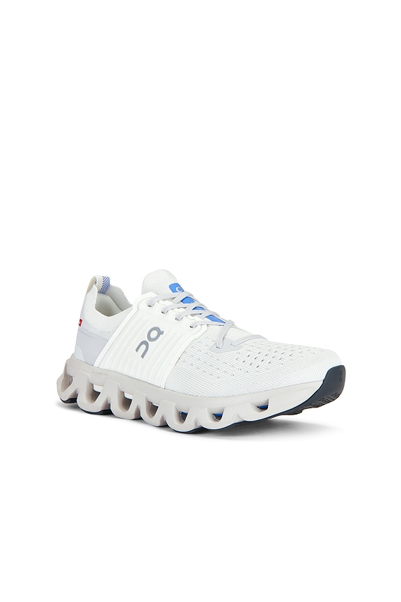 view 2 of 6 CLOUDSWIFT スニーカー in Ivory & Wolf