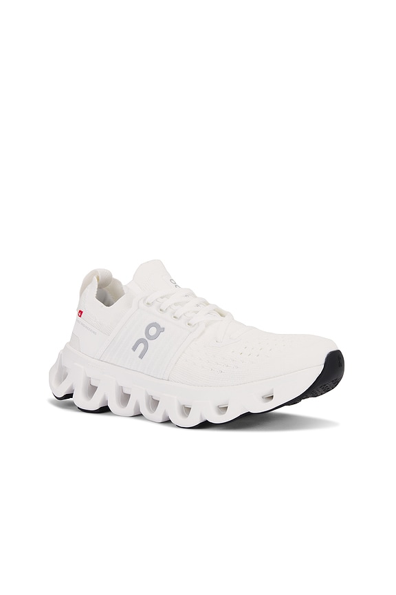 view 2 of 6 ZAPATILLA DEPORTIVA CLOUDSWIFT 4 in white