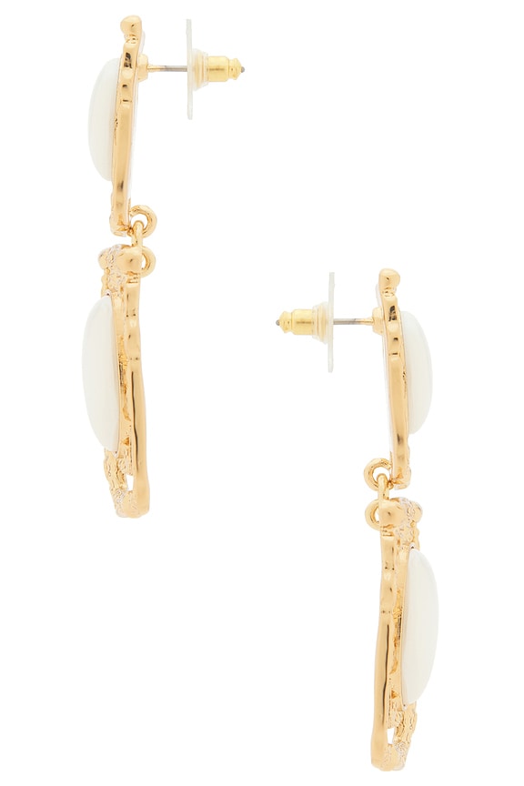 view 2 of 2 PENDIENTES LARGOS OCEAN in Gold & Pearl