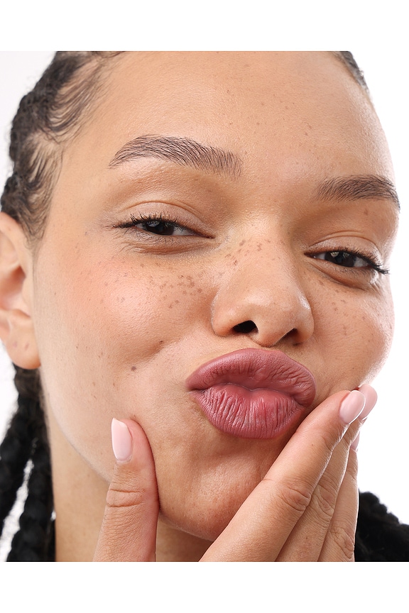 view 2 of 7 LIP PLUMP & FILL UP LINER 입술을 볼록하게 하는 필 업 라이너 in Chase