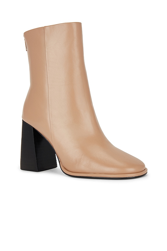 view 2 of 5 LAROU 부츠 in Beige