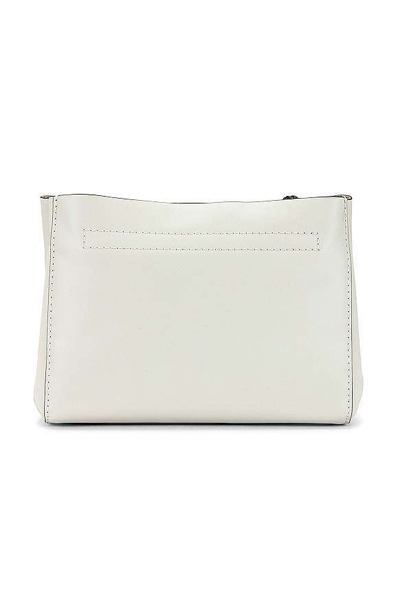 view 2 of 4 SAC PASSENGER in Paloma